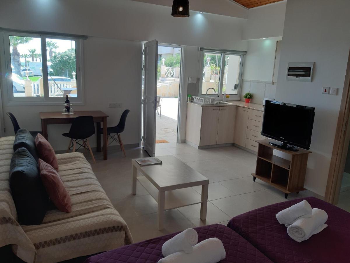 Zorbas Sea View No 5 Apartment Larnaca Ngoại thất bức ảnh