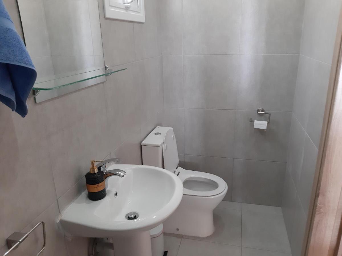 Zorbas Sea View No 5 Apartment Larnaca Ngoại thất bức ảnh